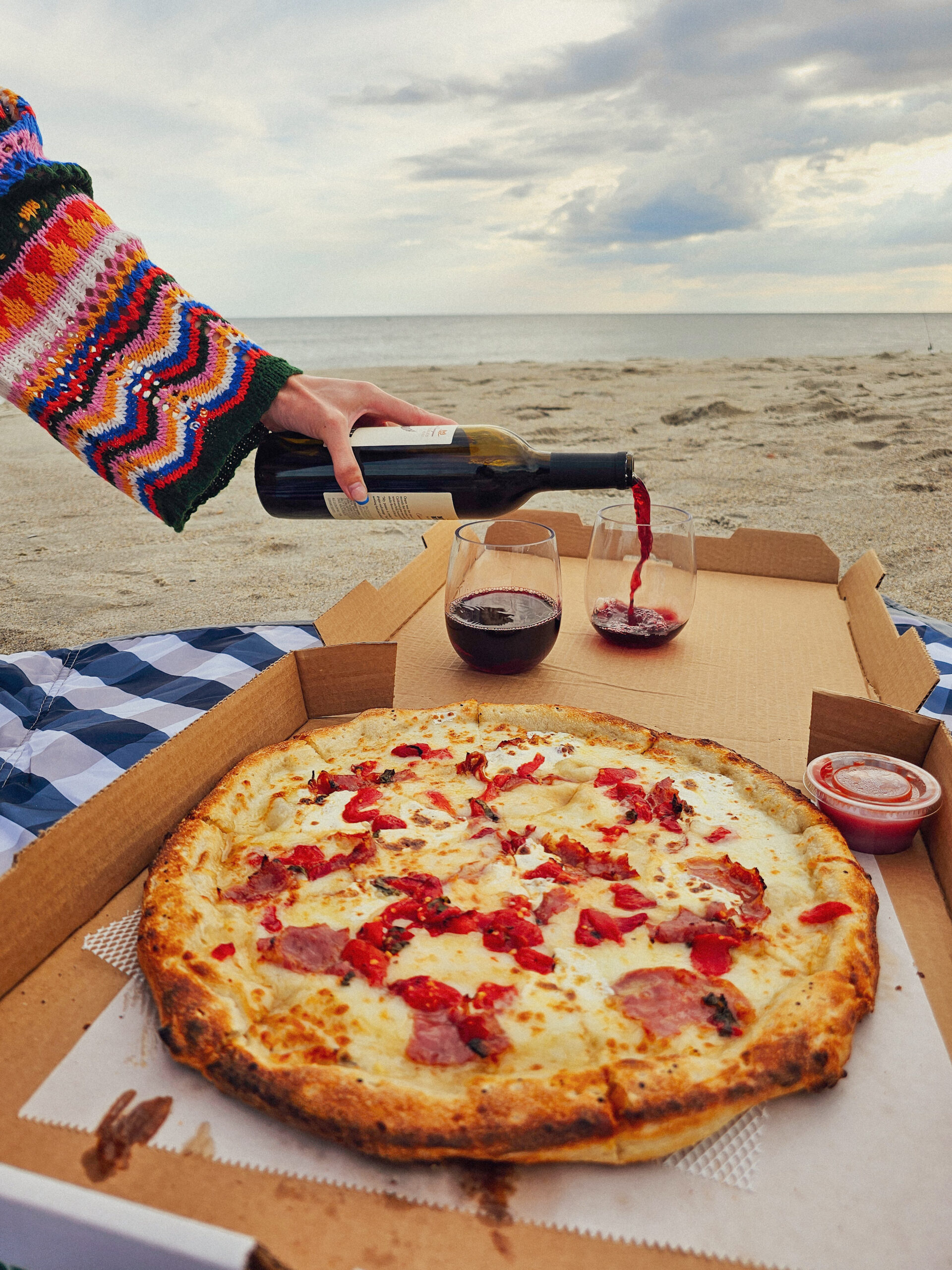 gimme an ocean breeze and a slice of extra cheese 🍕